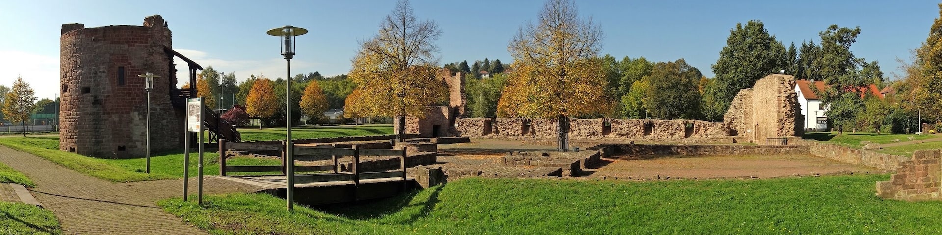 Burg Bucherbach im PĂŒttlinger Ortsteil Köllerbach