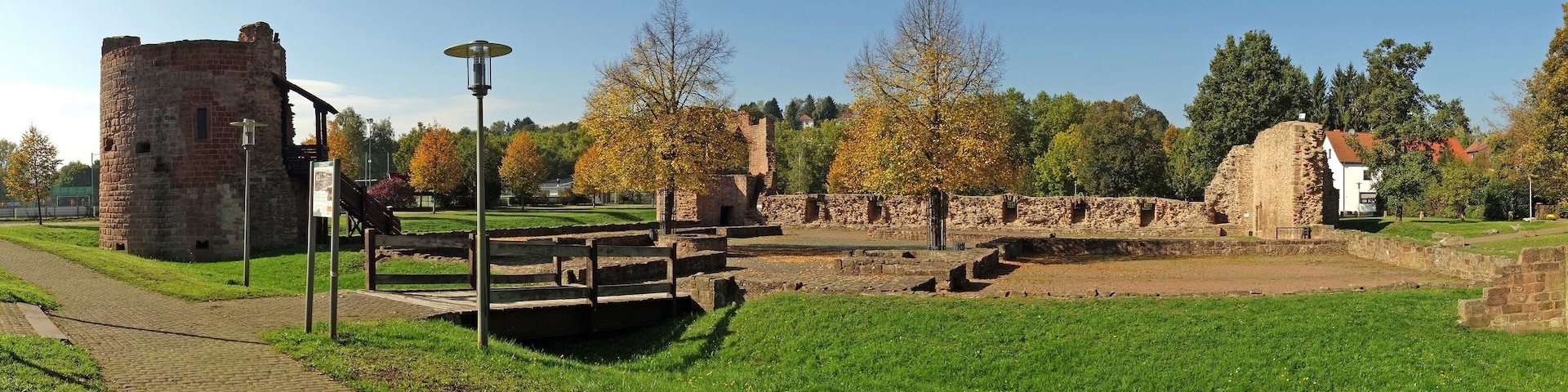 Burg Bucherbach im PĂŒttlinger Ortsteil Köllerbach