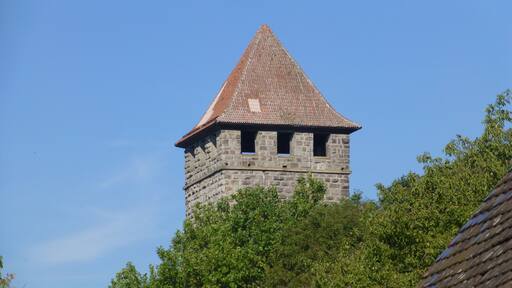 Bergfried Burg Lichtenberg; Detailansicht vom Zugangsweg aus ostsüdöstlicher Richtung
