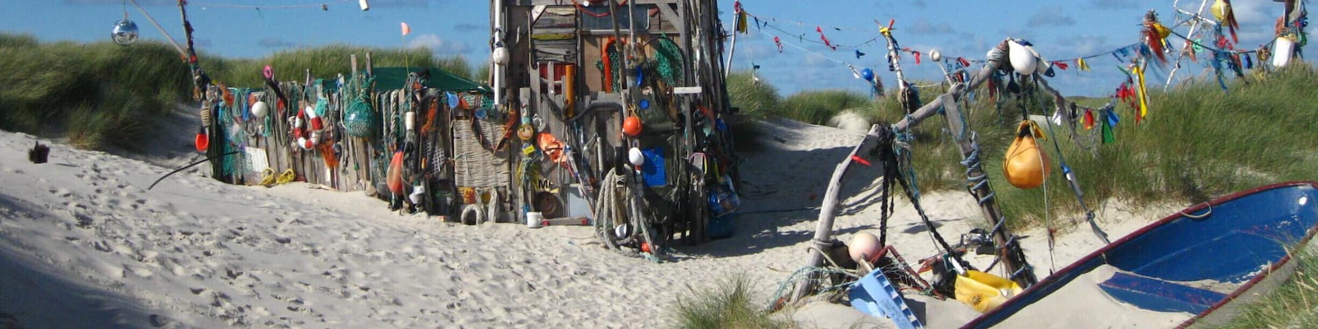 Beach "castle" in Amrum, best place to have yout break after a long walk at the sand beach. And somehow romantic, I think :)
