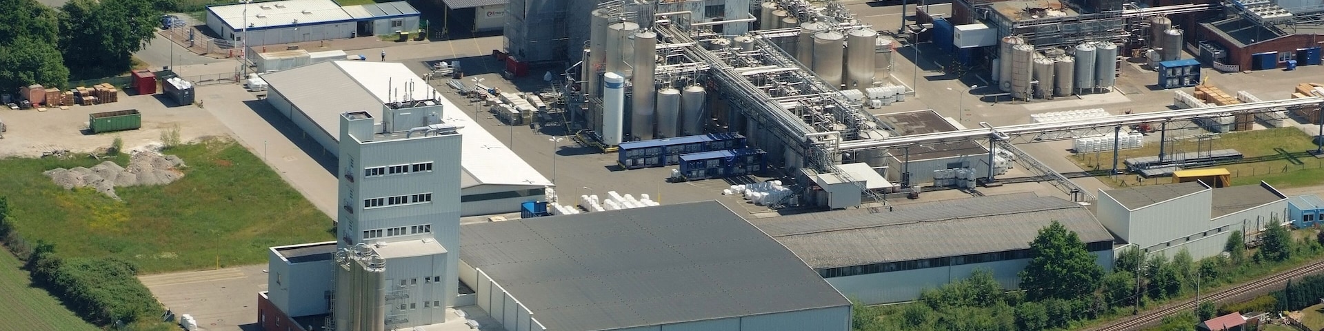 Reagens-Werk in Loxstedt Fotoflug vom Flugplatz Nordholz-Spieka über Cuxhaven und Wilhelmshaven