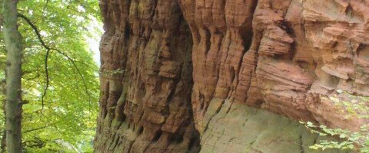 Eingang zur Genovevahoehle (Entrance to the Genoveva Cave)