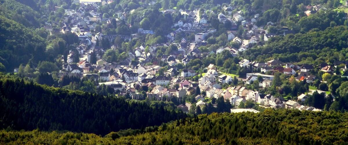 Idar-Oberstein, Ortsteil Tiefenstein – von der Wildenburg aus gesehen