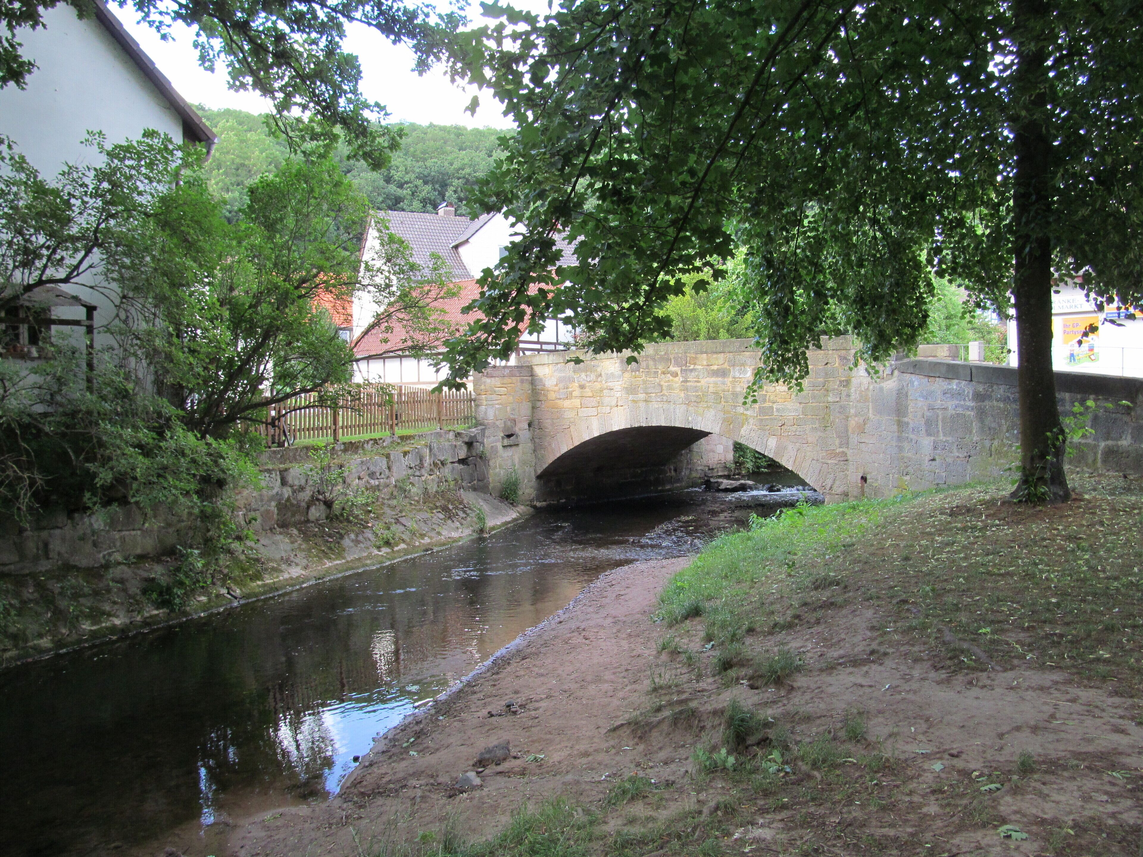 Brücke der Windhäuser Straße über die Losse in Niederkaufungen