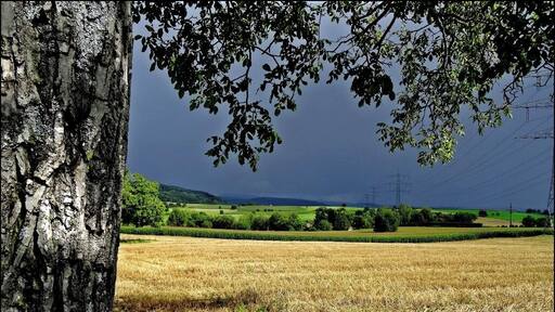 Gewitterstimmung über dem Kandertal. (2)