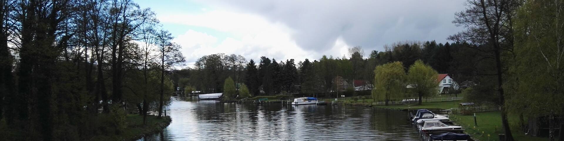 Zufluss der Dahme in den Dolgensee in der Gemeinde Heidesee in Brandenburg