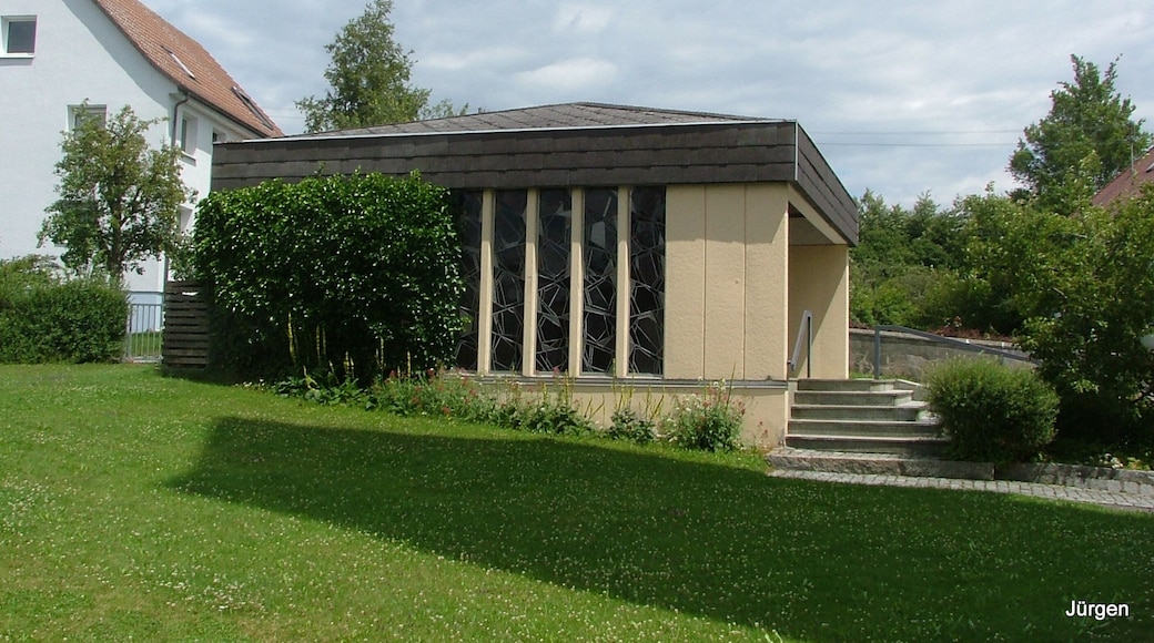 Aussegnungshalle im modernen Stil