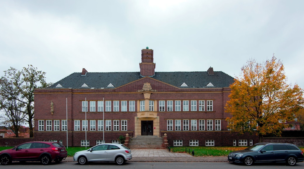 Hagenow in Mecklenburg-Vorpommern. Das Haus (Adresse steht im Namen) steht unter Denkmalschutz.