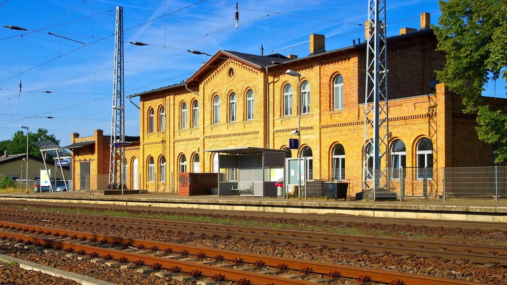 Grossraeschen Bahnhof - Grossraeschen railway station 01