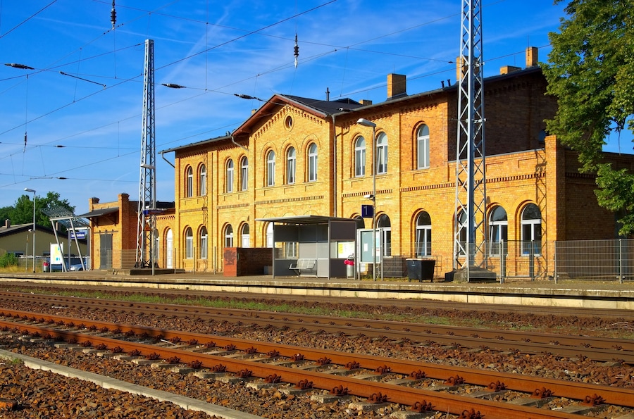 Grossraeschen Bahnhof - Grossraeschen railway station 01