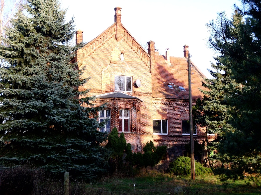 denkmalgeschütztes Gebäude Unter den Linden 13 in Dannhof, Gemeinde Groß Pankow, Landkreis Prignitz