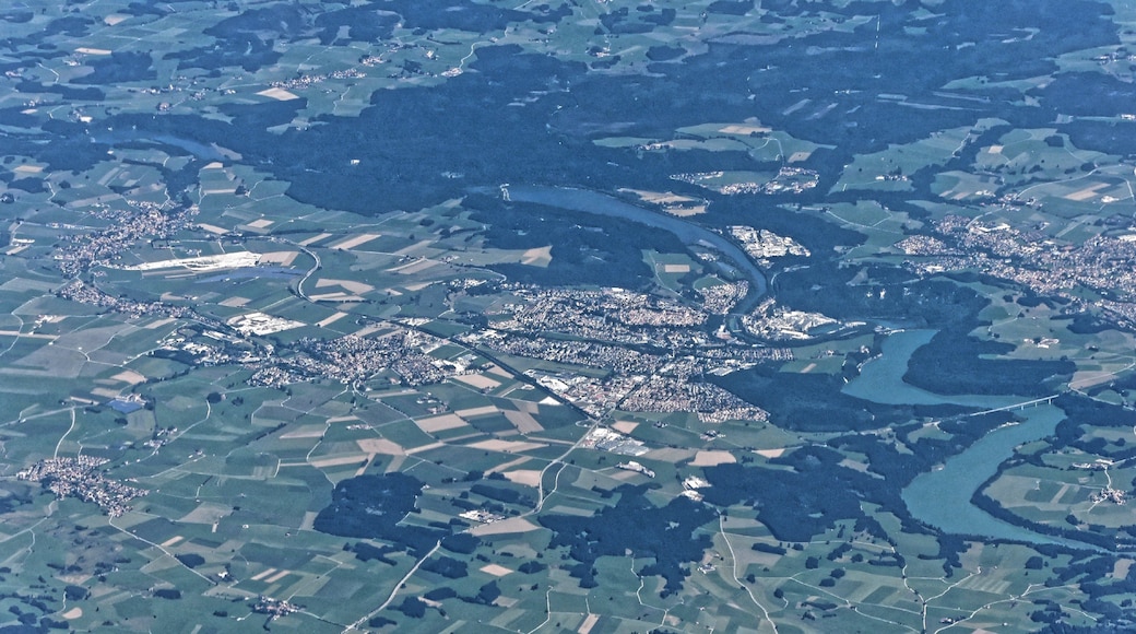 Bilder vom Flug -Rom-Düsseldorf-Hamburg 2013 Dieses Foto entstand in Zusammenarbeit mit Stadtbesichtigungen.de Die Seiten Stadtbesichtigungen.de, der dazugehörige Reise Blog sowie die Facebookseite: Stadtbesichtigungen Rom dürfen dieses Bild für Ihre Veröffentlichungen ohne den Hinweis auf Wikipedia, Commons bzw der Lizenz verwenden. Die Verantwortlichen habe von mir (Ra Boe) die Originaldaten zur freien Verfügung übermittelt bekommen.