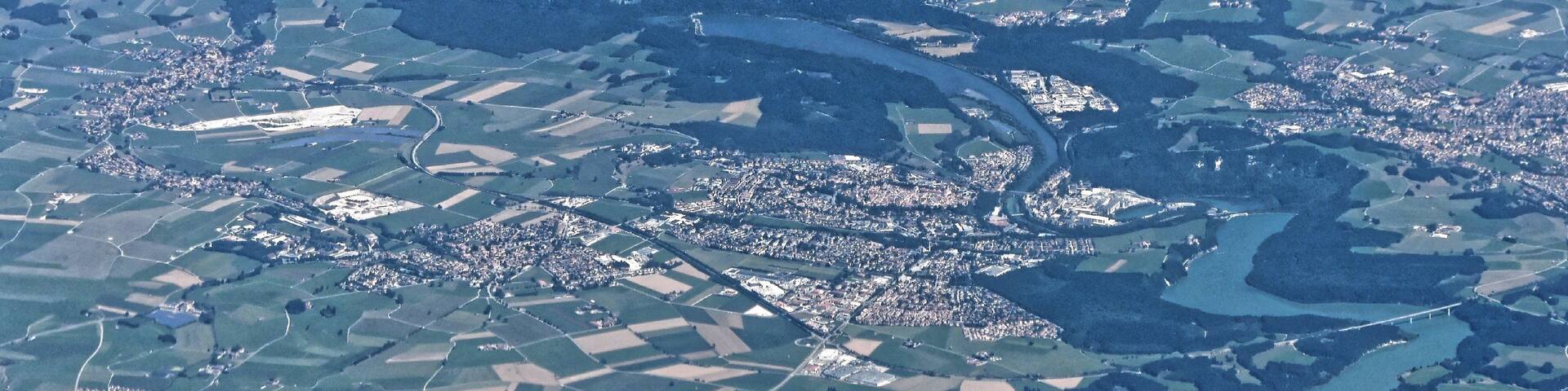 Bilder vom Flug -Rom-DĂŒsseldorf-Hamburg 2013 Dieses Foto entstand in Zusammenarbeit mit Stadtbesichtigungen.de Die Seiten Stadtbesichtigungen.de, der dazugehörige Reise Blog sowie die Facebookseite: Stadtbesichtigungen Rom dĂŒrfen dieses Bild fĂŒr Ihre Veröffentlichungen ohne den Hinweis auf Wikipedia, Commons bzw der Lizenz verwenden. Die Verantwortlichen habe von mir (Ra Boe) die Originaldaten zur freien VerfĂŒgung ĂŒbermittelt bekommen.