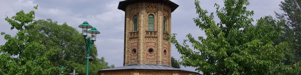 Werder in Brandenburg. In dem Gebäude befindet sich das Ziegeleimuseum Glindow. Der Turm wurde für die Aufseher der Zeigelei gebaut. Das Gebäude steht unter Denkmalschutz.