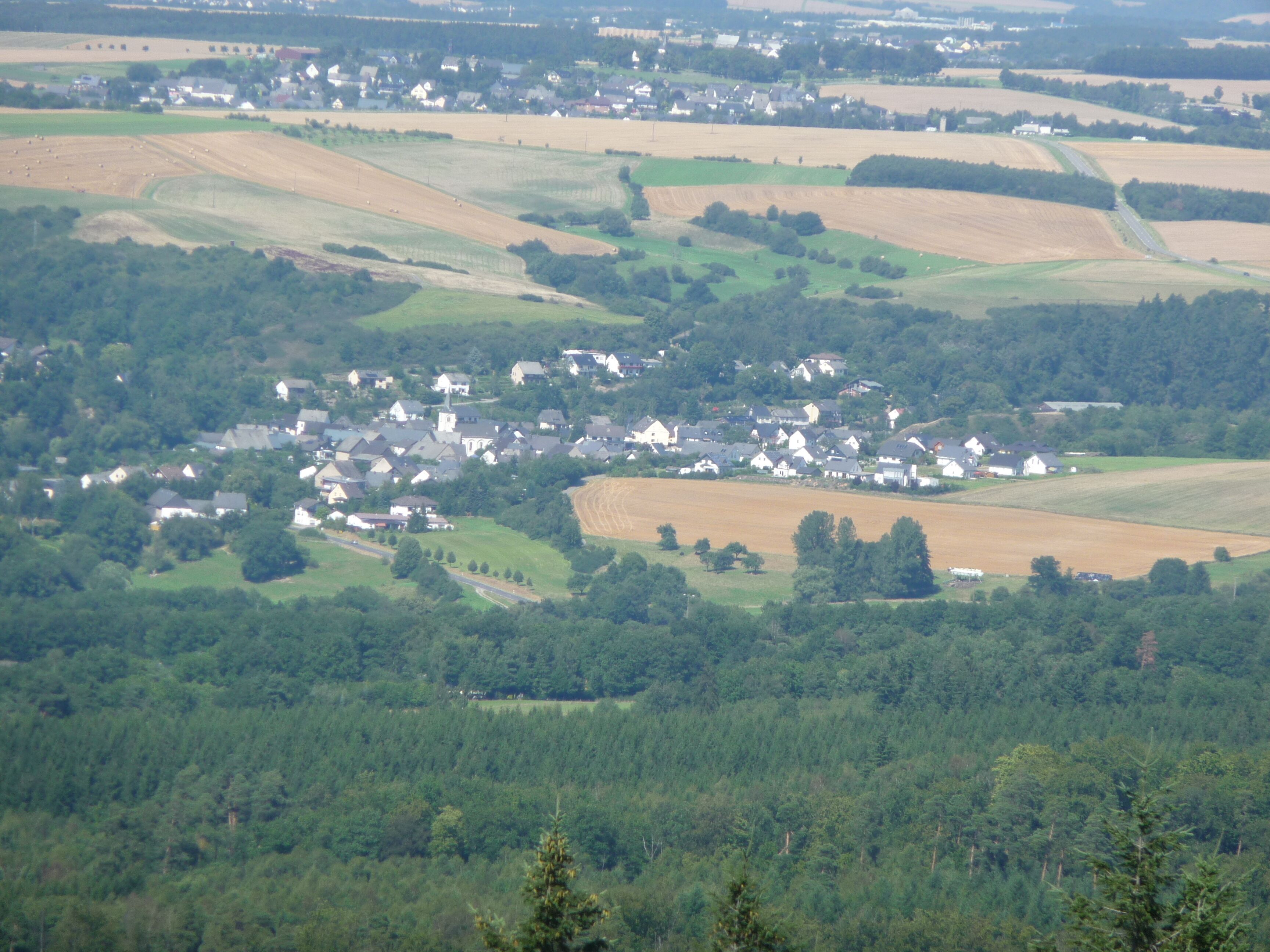 Blick vom Koppenstein nach Mengerschied und Sargenroth