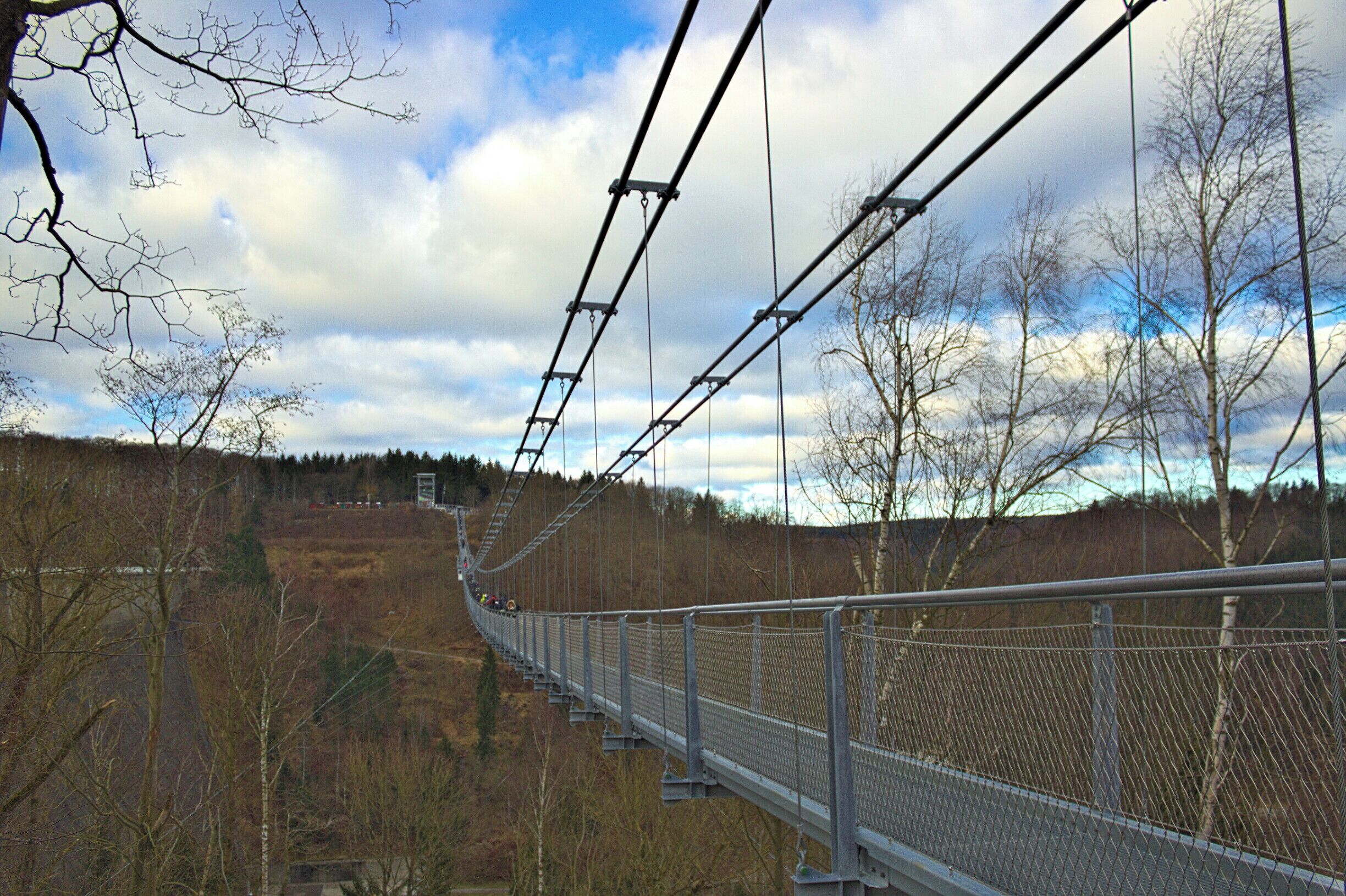 Die neue Hängebrücke an der Rappbodetalsperre.

The new suspension bridge next to Rappbode Dam. 
