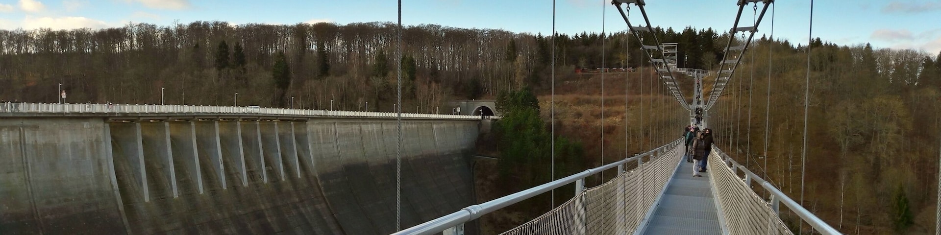 Eine der längste Hängebrücken der Welt - neben der Rappbodetalsperre.
One of Worlds longest suspension bridge - next to Rappbode dam. Windy and shaky.