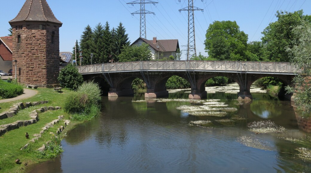 Dreisambrücke und Wasserturm in Eichstetten am Kaiserstuhl