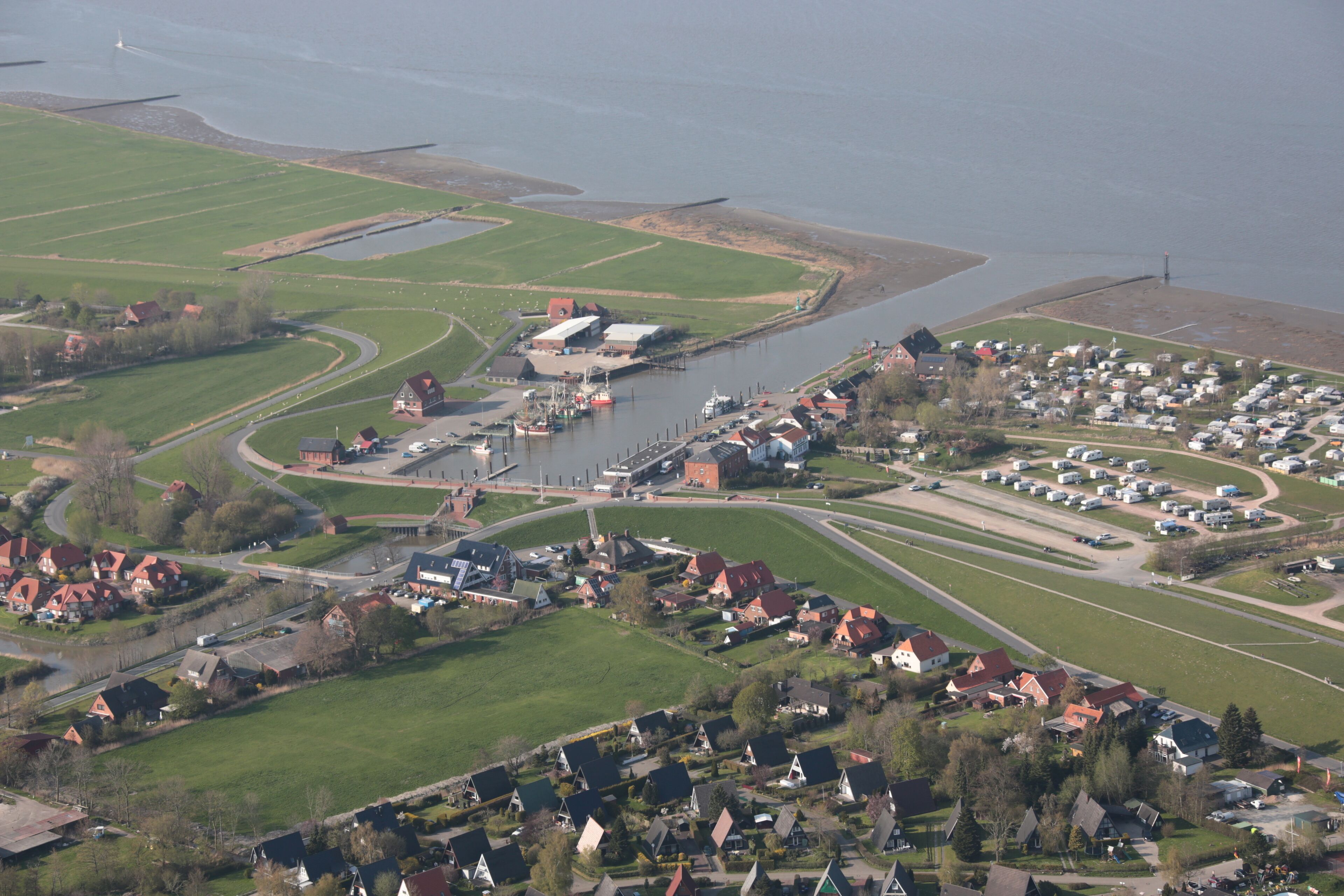 Fotoflug von Nordholz-Spieka nach Oldenburg und Papenburg This photo was taken by Alchemist-hp. If you use one of my photos, an email (account needed) or a message or direct to: my email account would be greatly appreciated. Please note the license terms. Other licensing terms can get discussed, too. This file is copyrighted and has been released under a license which is incompatible with Facebook's licensing terms. It is not permitted to upload this file to Facebook.
