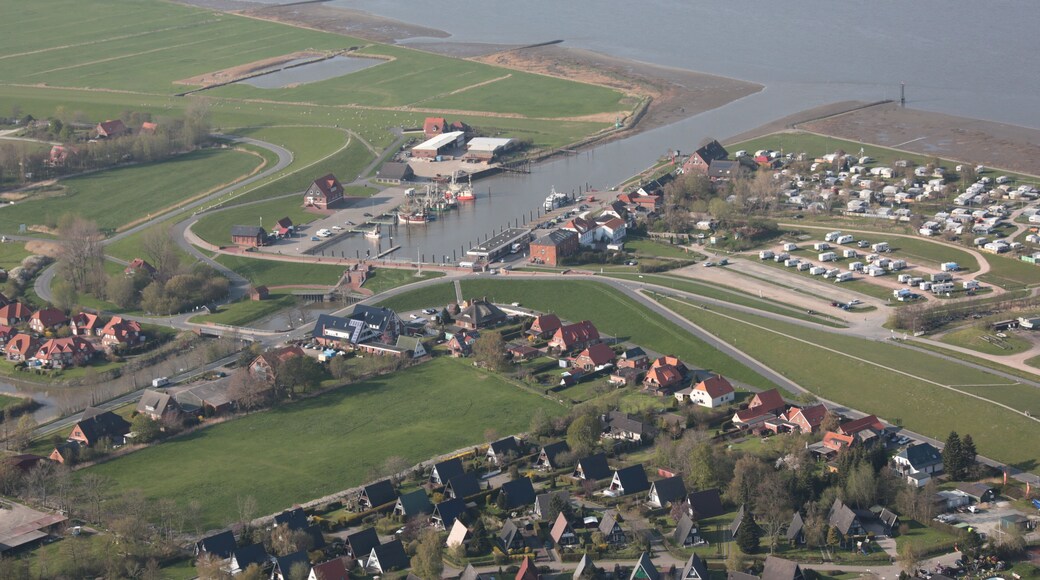 Fotoflug von Nordholz-Spieka nach Oldenburg und Papenburg This photo was taken by Alchemist-hp. If you use one of my photos, an email (account needed) or a message or direct to: my email account would be greatly appreciated. Please note the license terms. Other licensing terms can get discussed, too. This file is copyrighted and has been released under a license which is incompatible with Facebook's licensing terms. It is not permitted to upload this file to Facebook.