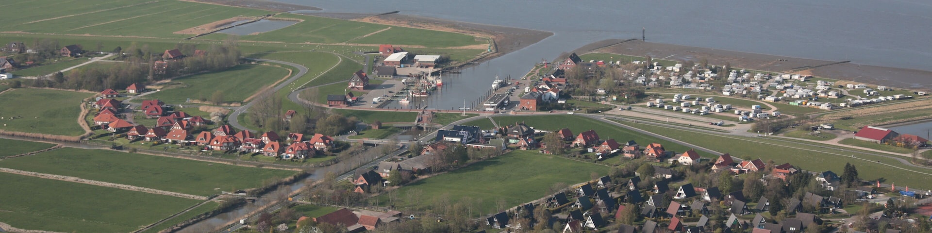 Fotoflug von Nordholz-Spieka nach Oldenburg und Papenburg This photo was taken by Alchemist-hp. If you use one of my photos, an email (account needed) or a message or direct to: my email account would be greatly appreciated. Please note the license terms. Other licensing terms can get discussed, too. This file is copyrighted and has been released under a license which is incompatible with Facebook's licensing terms. It is not permitted to upload this file to Facebook.