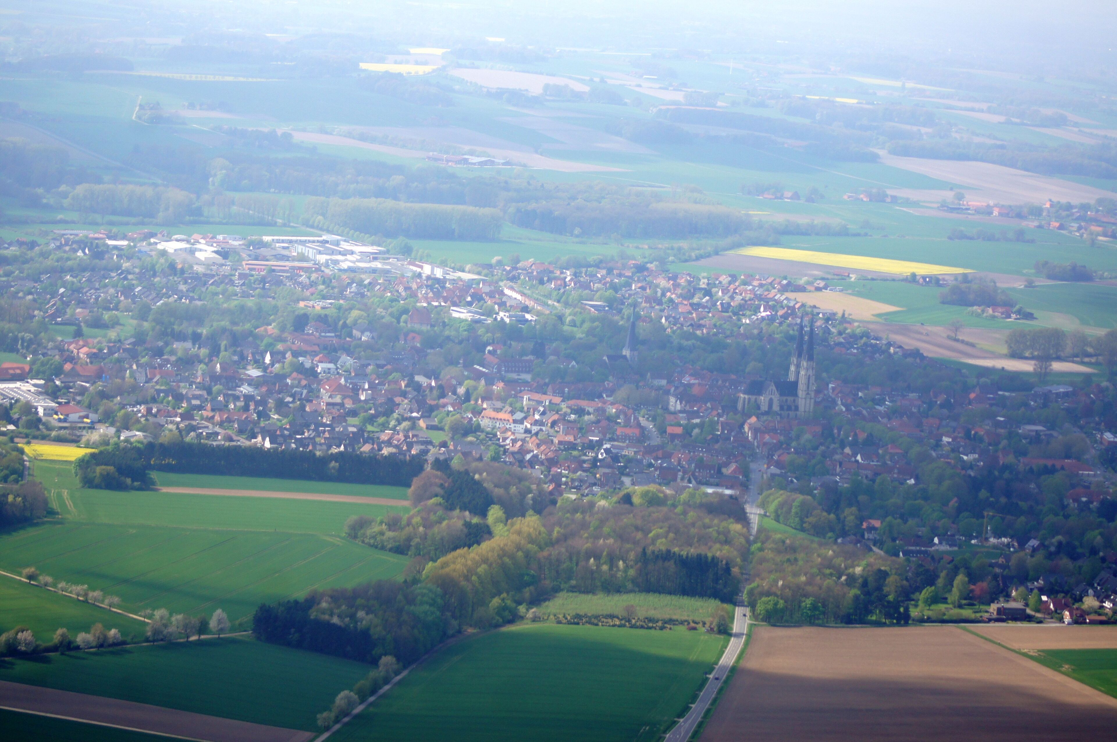 Die Aufnahme entstand während des Münsterland-Fotoflugs am 12. April 2014. This file was uploaded with Commonist.