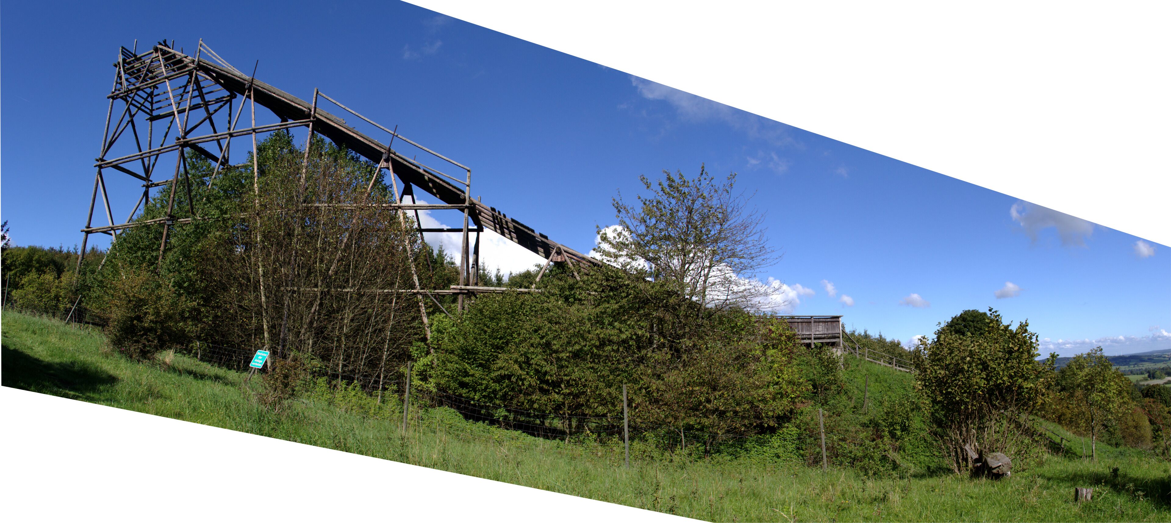 This is a picture of the hessian Kulturdenkmal (cultural monument) with the ID