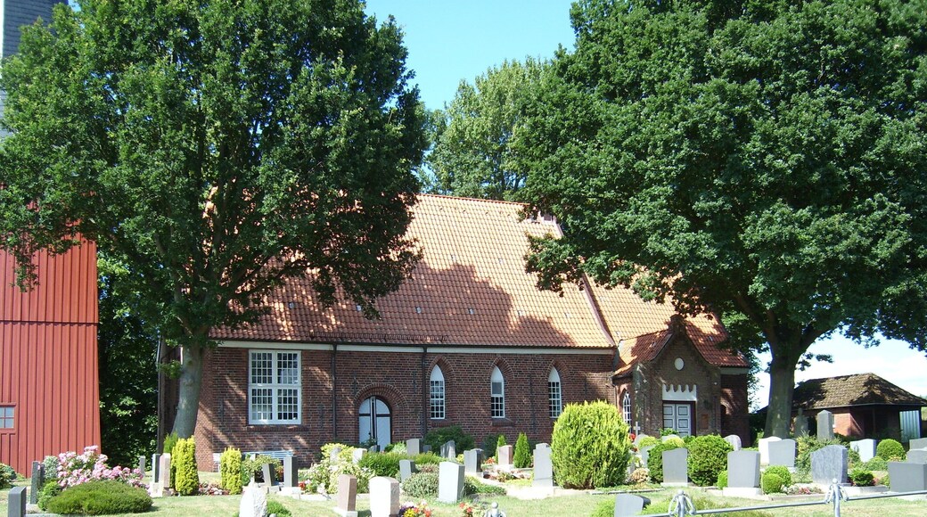St.-Nicolai-Kirche Beidenfleth mit Kirchhof