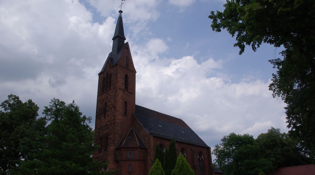 Beeskow Ortsteil Bornow in Brandenburg. Die Dorfkirche steht unter Denkmalschutz.