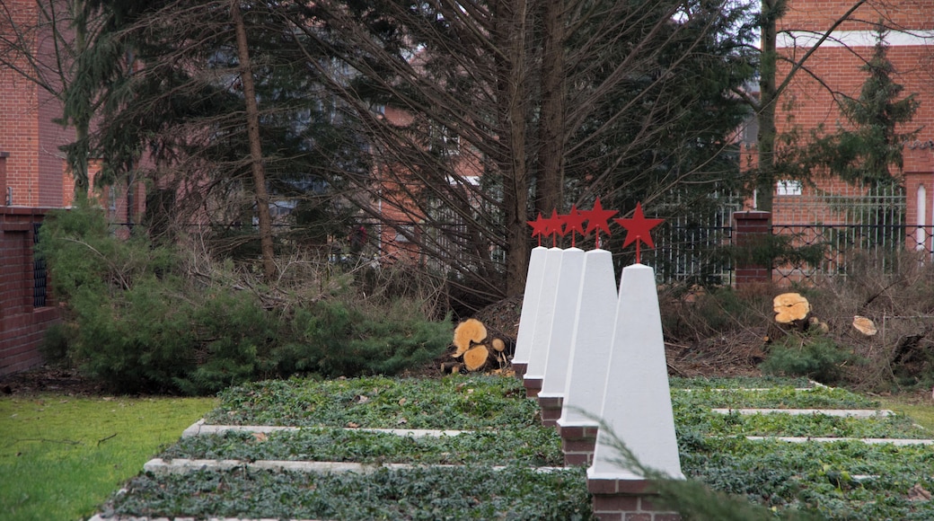 Beeskow in Brandenburg. Der Sowjetischer Ehrenfriedhof in Beeskow steht unter Denkmalschutz.