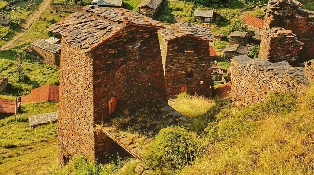 July 2010
Keselo Fortress, Kvemo Omalo, Tusheti
Keselo is medieval fortress consisting of 13 towers built in 14-15th century, altitude is ca. 2.000 metres. The fortress originally served as protection against Mongol invaders and later against Dagestani invaders. It was mostly used only in summer months when the raids were usual. In winter people lived in the village below the fortress. It has lost its purpose in 19th century after the Russians allied with local Tushs. It was abandoned and destroyed during World War II. In 2003 the reconstruction started and sponsored by a Dutch family. Many of the towers were built back from ruins, accomodating a museum of local tradition with many old photos from the region. The village below is Kvemo (=Upper) Omalo and the range south is the first mountains wall of Caucasus with peaks up to 3.500 meters. It is a usual starting point for trek west to Shatili in Khevsureti region or day hikes to Shenako or Diklo villages to the east.