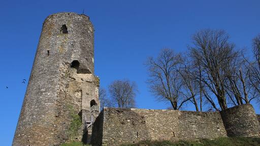 cold weather give this blue sky over Tour Mélusine