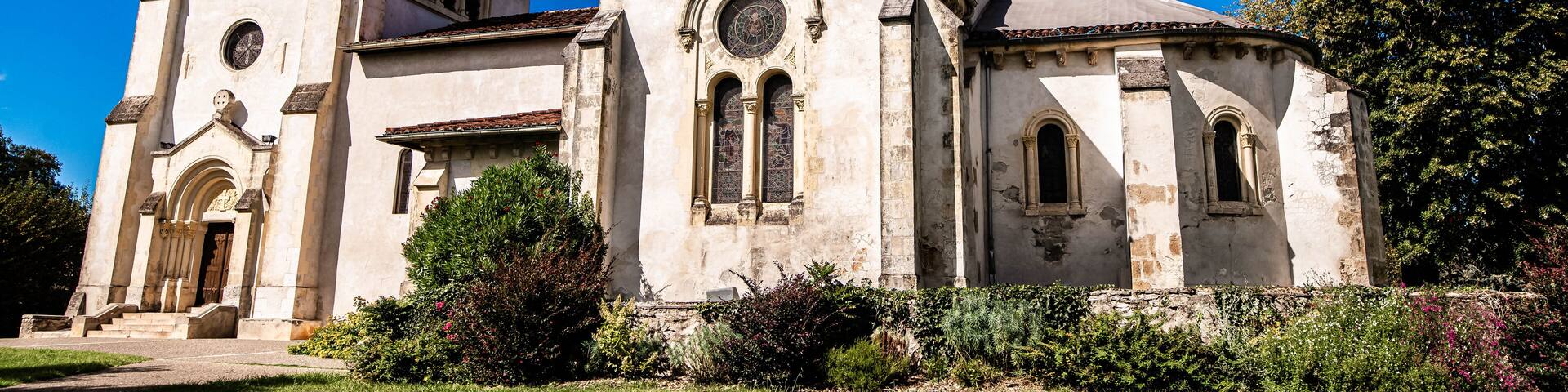 Pretty view of the church in the town of Tosse in southwest France