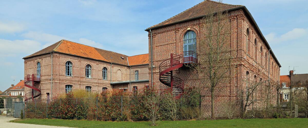 Steenvoorde (Département du Nord, France), rue Carnot: former municipal girl's school, now cultural centre 'Jean-Paul Bataille'