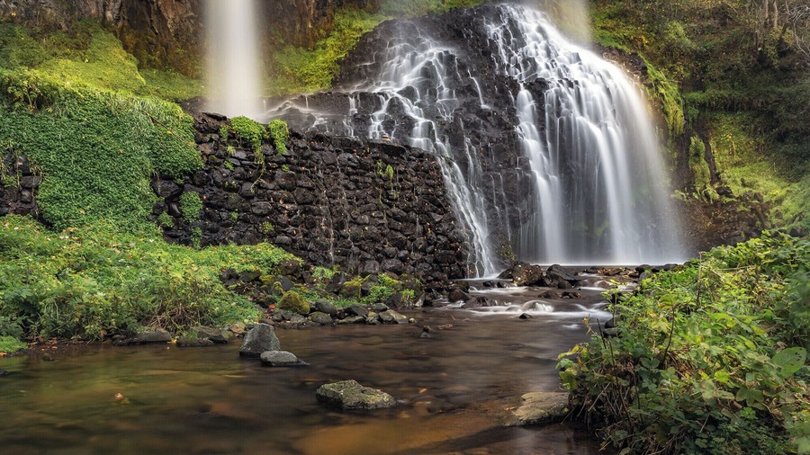 Beautifull waterfal and a really cool hike.