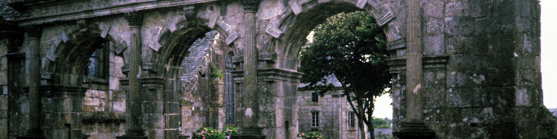 Arc de triomple de l'enclos paroissial de Sizun, FinistĂšre, Bretagne, France