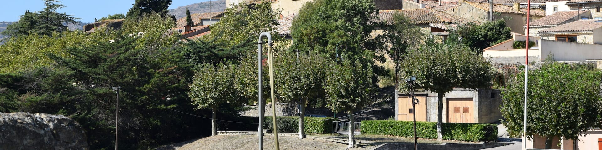 This building is indexed in the Base Mérimée, a database of architectural heritage maintained by the French Ministry of Culture, under the reference PA00102903 .