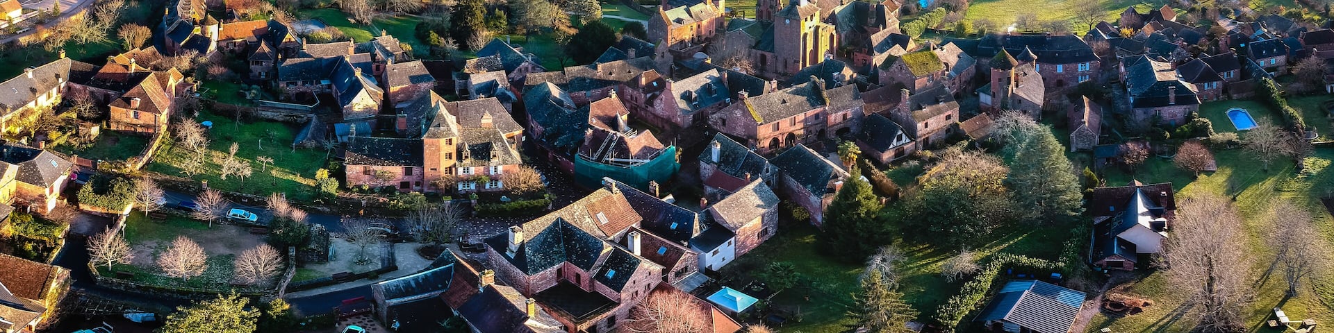 Collonges la Rouge (Corrèze, France) - Plus beau village de France - Vue aérienne