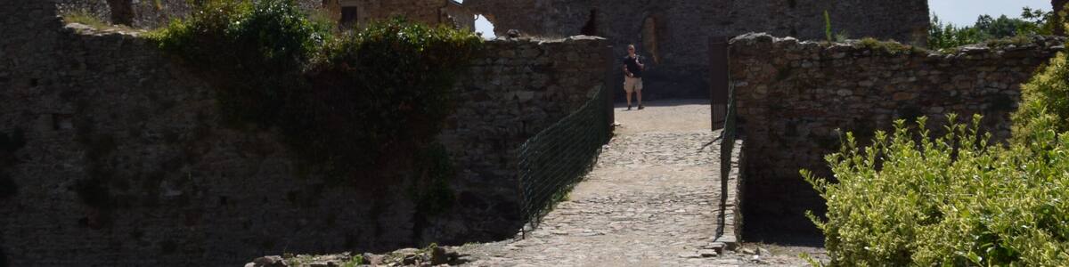 This building is indexed in the Base Mérimée, a database of architectural heritage maintained by the French Ministry of Culture, under the reference PA00102895 .