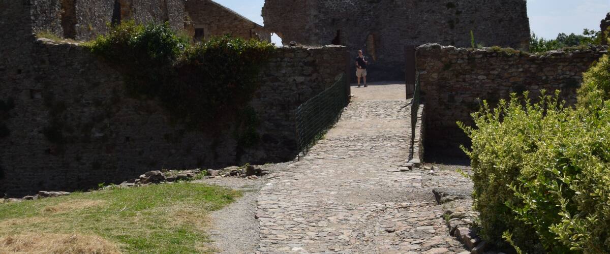 This building is indexed in the Base Mérimée, a database of architectural heritage maintained by the French Ministry of Culture, under the reference PA00102895 .