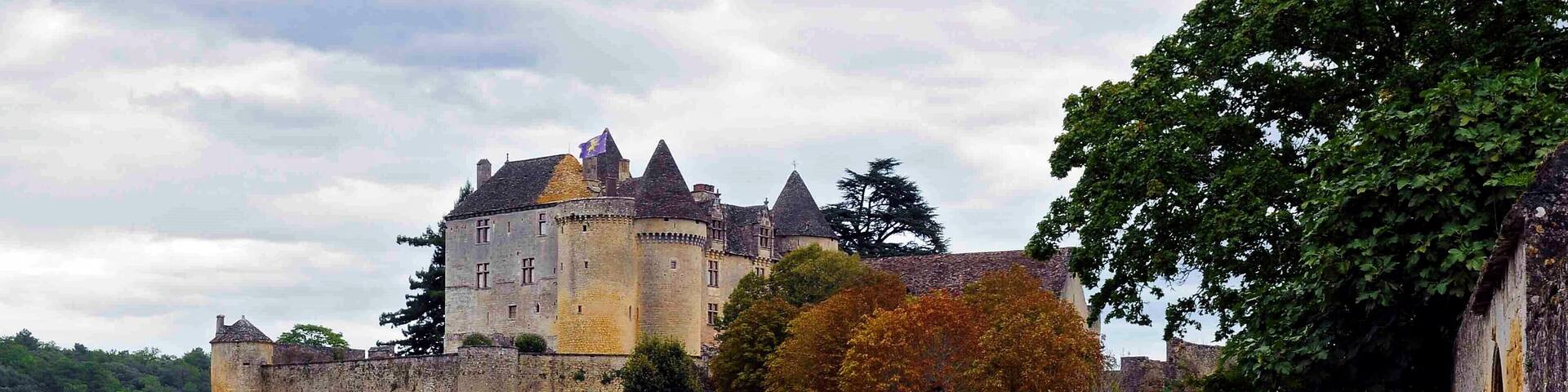 This building is indexed in the Base Mérimée, a database of architectural heritage maintained by the French Ministry of Culture, under the reference PA00082878 .