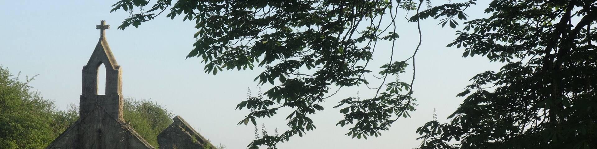 Normandy, traces of D-day
The Saint-Simeon chapel, (hidden) up on the cliffs above #Omaha_Beach, was one of the victims of #D_day_Normandy #LocalSecrets #Trovember #History