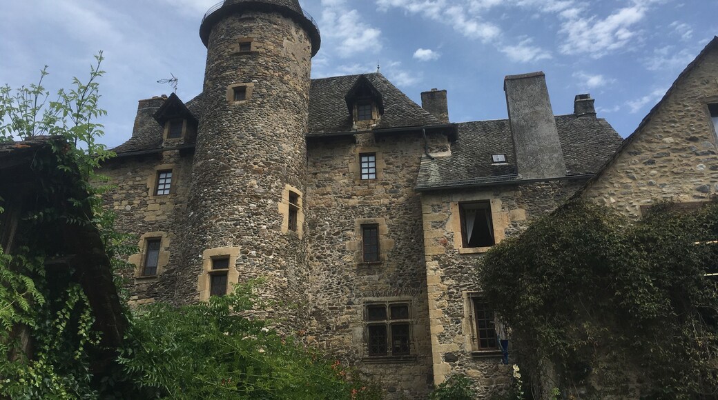 Authentic and calm village with nice shops
#france
#aveyron