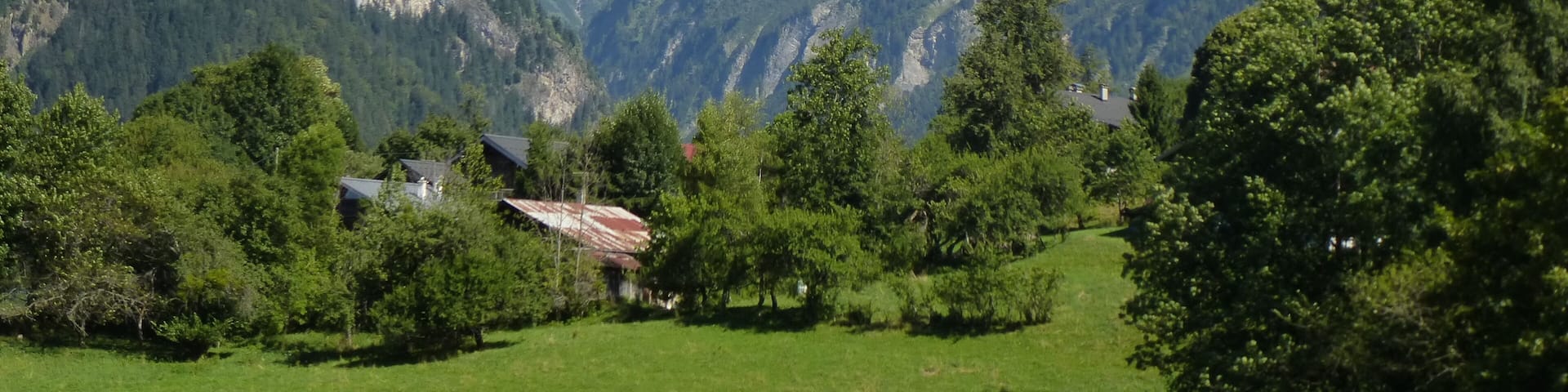 vue depuis la route de st nicolas de veroce