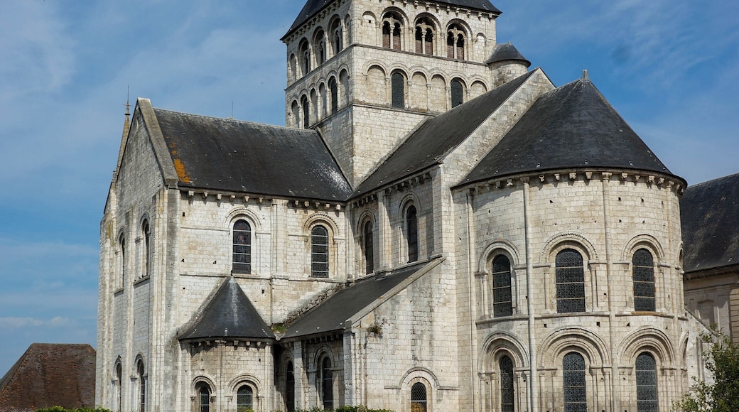 This building is classé au titre des Monuments Historiques. It is indexed in the Base Mérimée, a database of architectural heritage maintained by the French Ministry of Culture, under the reference PA00101033 .