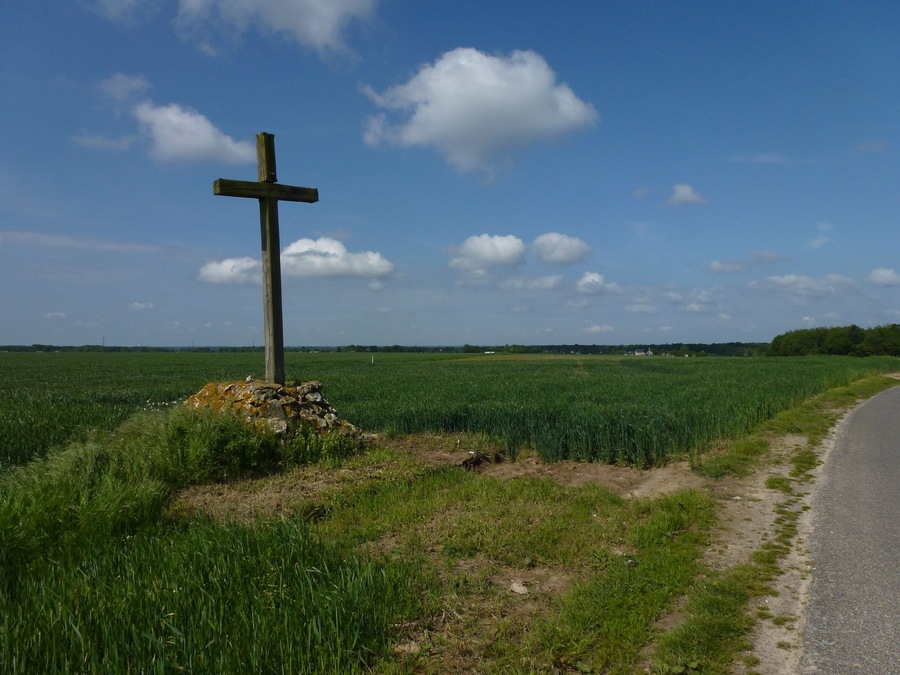 Saint-Éloi-de-Fourques (Eure, Fr) wayside cross