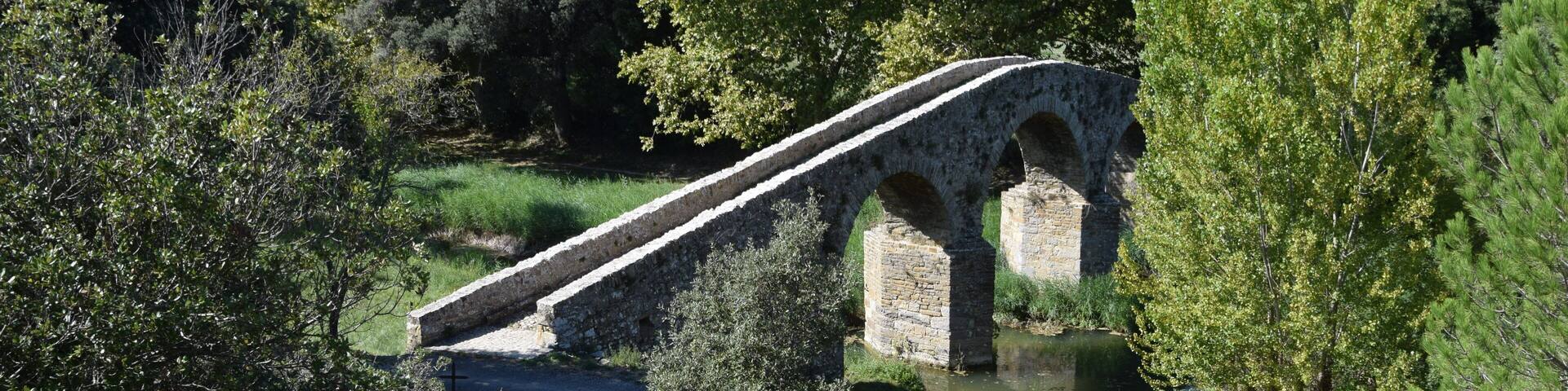 This building is indexed in the Base Mérimée, a database of architectural heritage maintained by the French Ministry of Culture, under the reference PA00102876 .