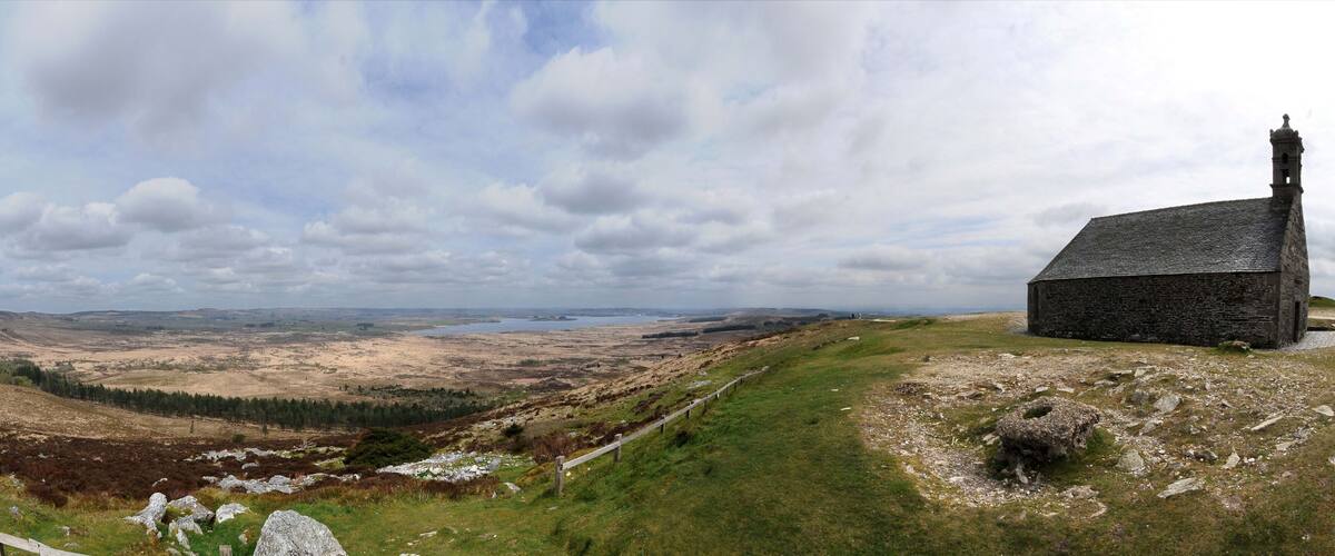 Chapelle Saint-Michel De Brasparts dans les Monts d'Arrée massif Armoricain Bretagne Finistère France