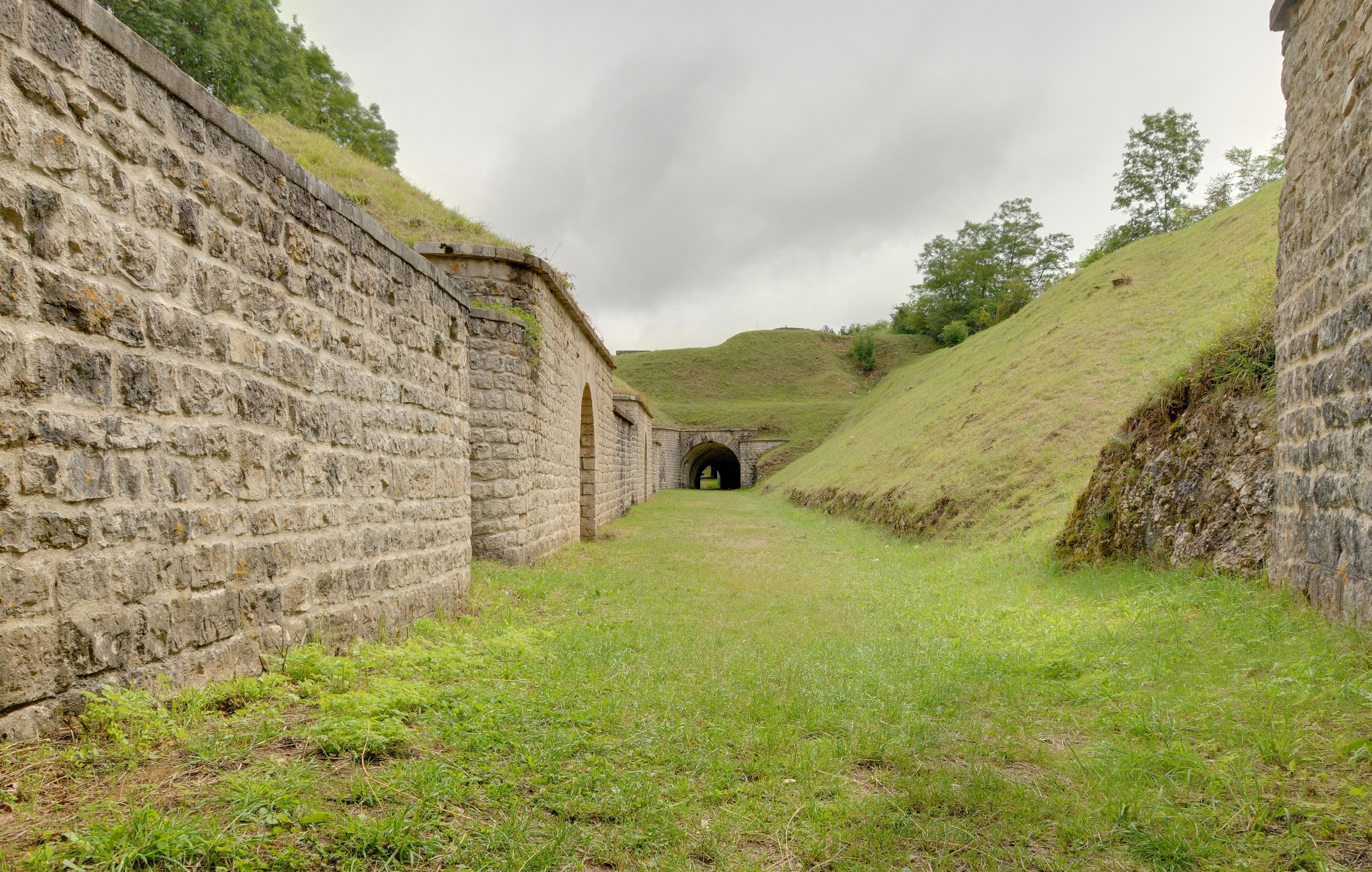 This file was uploaded with Commonist. Batterie des Roches (HDR).