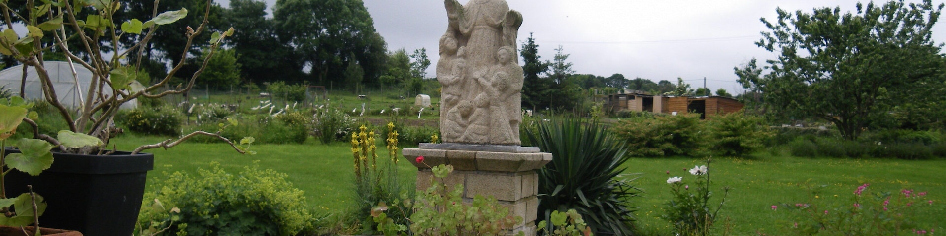 le village saint joseph a plounévez-quintin